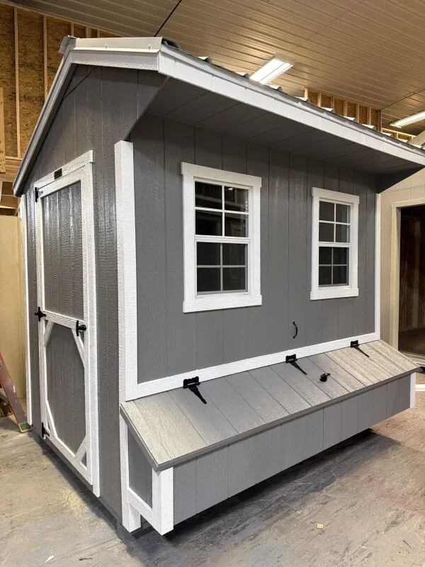 walk in chicken coop for 12 to 15 chickens